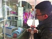 罕見！女子早產(chǎn)4胞胎全是女孩 最輕的僅0.7公斤