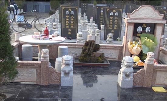 墓地建成后規(guī)格與其它墓地有所區(qū)別 本文圖均為采訪(fǎng)對(duì)象供圖