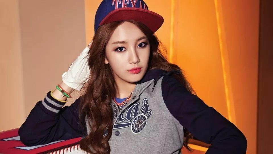 從李敏鎬到李棟旭，再次分手的“男神收割機”裴秀智被嘲太花心？