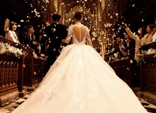 張馨予的婚紗成了淘寶爆款，知道價(jià)格后讓人大跌眼鏡！