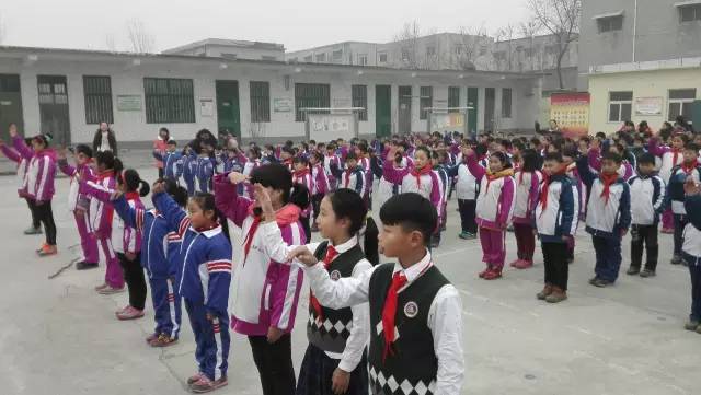 關(guān)愛留守兒童送溫暖，帶去我們冬日的關(guān)愛