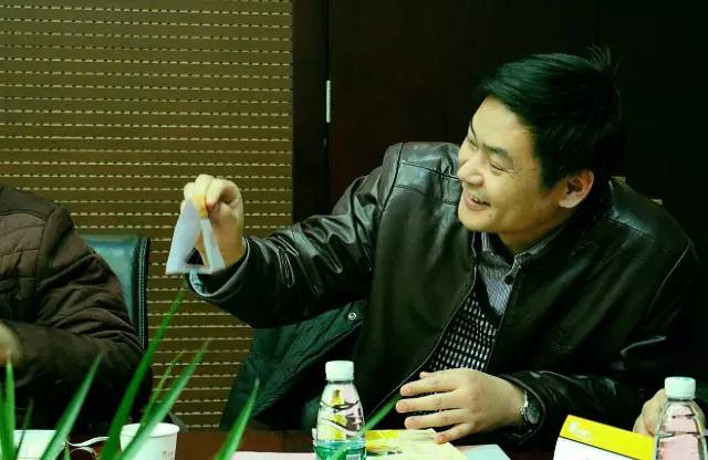 孫躍青 鄭州市公交公司車長，首屆河南十大影響力公職人員獲獎?wù)? complete=