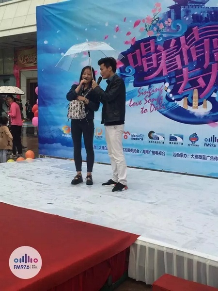 這是一位在校大學校，暗暗的喜歡純純的愛。