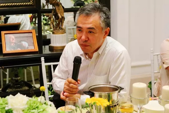 就藝術(shù)品投資收藏、人工智能、基因檢測(cè)等話題，劉東曉博士一一做了分析講解。