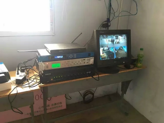 嶄新的廣播設(shè)備將讓孩子們的聲音和夢(mèng)想飄向更遠(yuǎn)的地方。