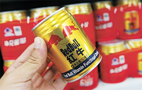 紅牛腹背受敵？