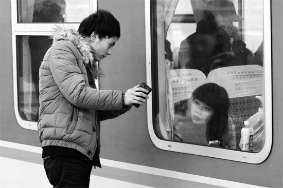 離別后，手機(jī)是傾訴思念最好的工具