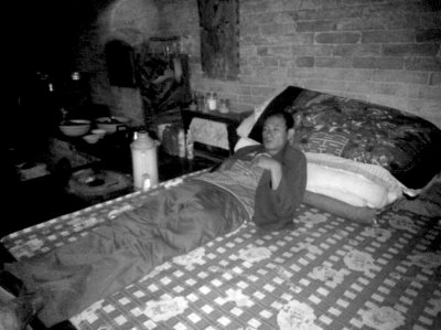 昨晚，張會(huì)英的丈夫接受采訪(fǎng)。記者 懷若谷/攝