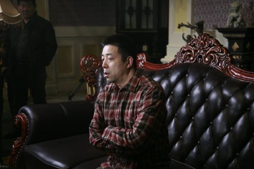 《大河兒女》導(dǎo)演安健接受媒體記者的訪(fǎng)問(wèn)。