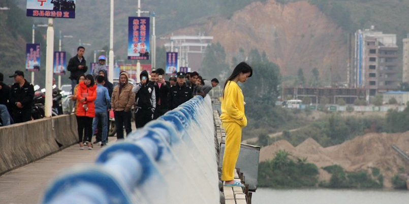 女子跳橋失蹤 網(wǎng)友指責警方處警不當
