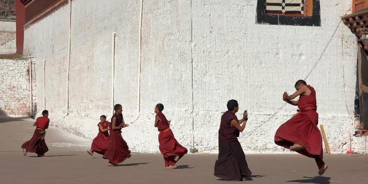 西藏僧人練習(xí)