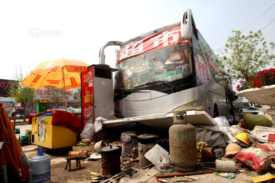 鄭州報廢大巴變超市 鄭州報廢大巴變超市