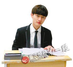 穿上正裝的女生更優(yōu)雅成熟了；男生常常被女生夸獎長得帥。