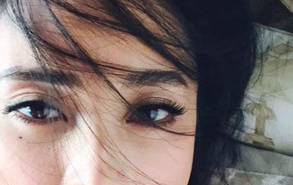 蔣勤勤吊帶美照。