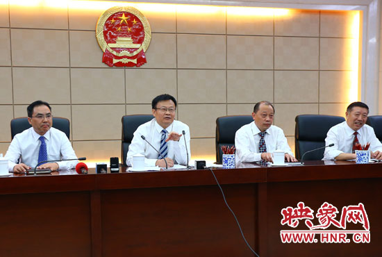 專題詢問會結(jié)束后，省人大組織召開記者提問會。