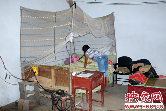 王書佳的環(huán)境及其簡陋。