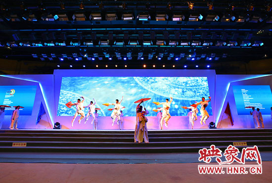 現(xiàn)場(chǎng)表演。