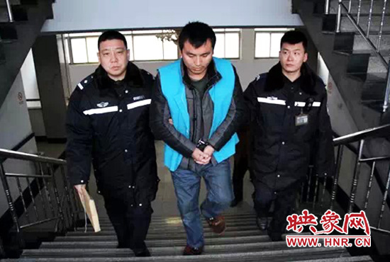 警方已經(jīng)將肇事嫌疑人控制。