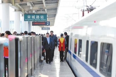 開(kāi)封宋城路站今年將新建售票室 新華社/攝影 開(kāi)封宋城路站今年將新建售票室 新華社/攝影