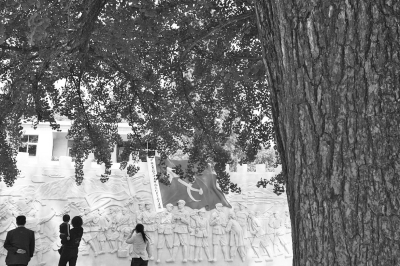 信陽市羅山縣何家沖村，當年紅二十五軍從這里出發(fā)。記者李文波攝影