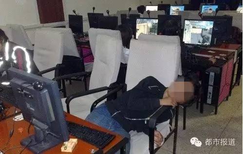 悲?。?5歲男孩上網(wǎng)5小時后猝死，事發(fā)鄭州 | 這些原因可能導(dǎo)致上網(wǎng)猝死，戳...