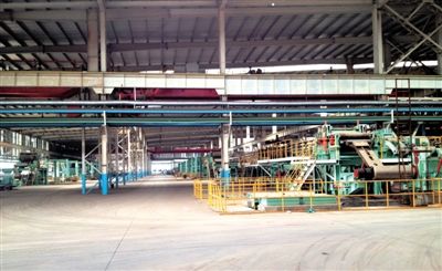 12月4日，三峽全通一個閑置的車間內(nèi)，落滿厚厚的塵土。