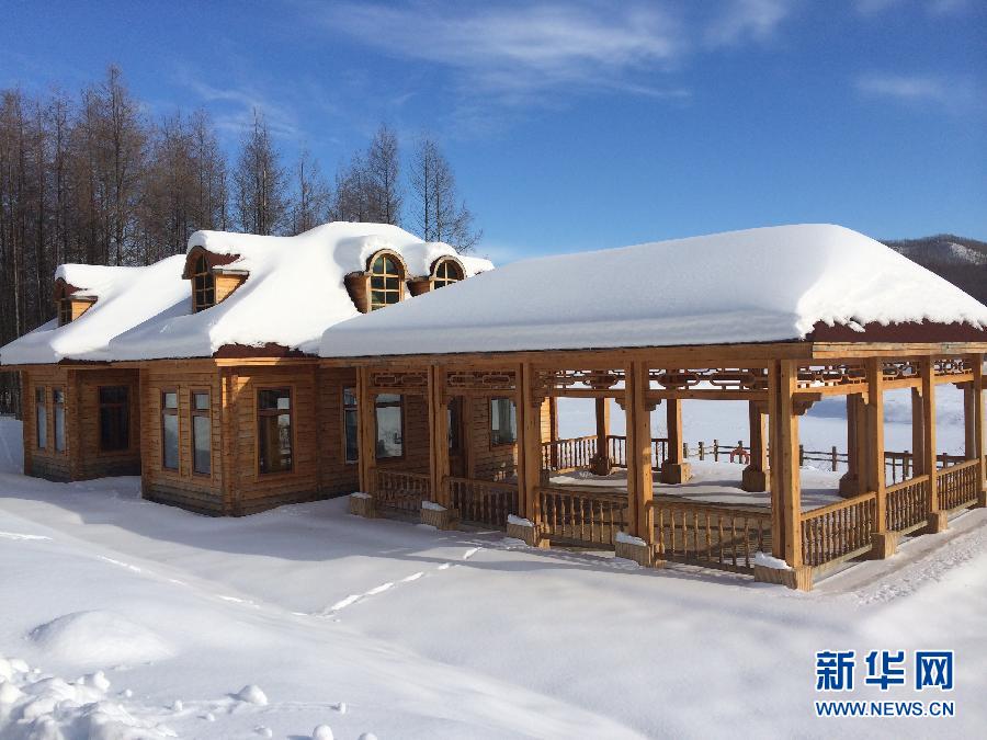 圖為穗豐園里的實木亭子（2013年12月8日攝）。