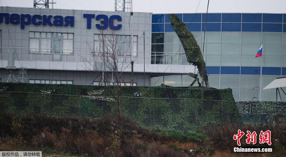 當(dāng)?shù)貢r間1月29日，俄羅斯索契，2014年索契冬奧會，俄羅斯軍方在奧林匹克公園周邊部署放空導(dǎo)彈系統(tǒng)。