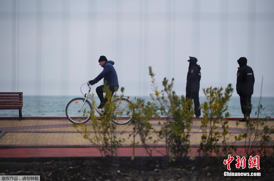 當(dāng)?shù)貢r間1月29日，俄羅斯索契，2014年索契冬奧會，俄羅斯軍方在奧林匹克公園周邊部署放空導(dǎo)彈系統(tǒng)。