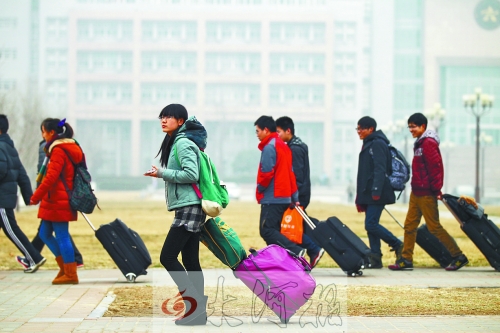 這不是拉桿箱的秀臺(tái)，這是行李的改頭換代，今天，你“拉桿箱”了嗎？