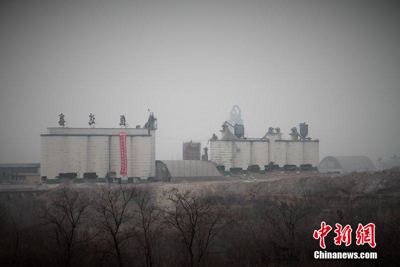　2014年2月17日，石家莊市再次啟動壓減水泥過剩產(chǎn)能、治理大氣污染水泥企業(yè)集中爆破拆除行動。