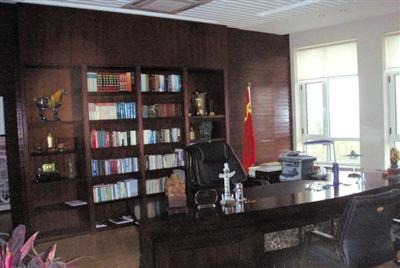 遼寧大學黨委書記被曝光的辦公室。 網(wǎng)絡截圖