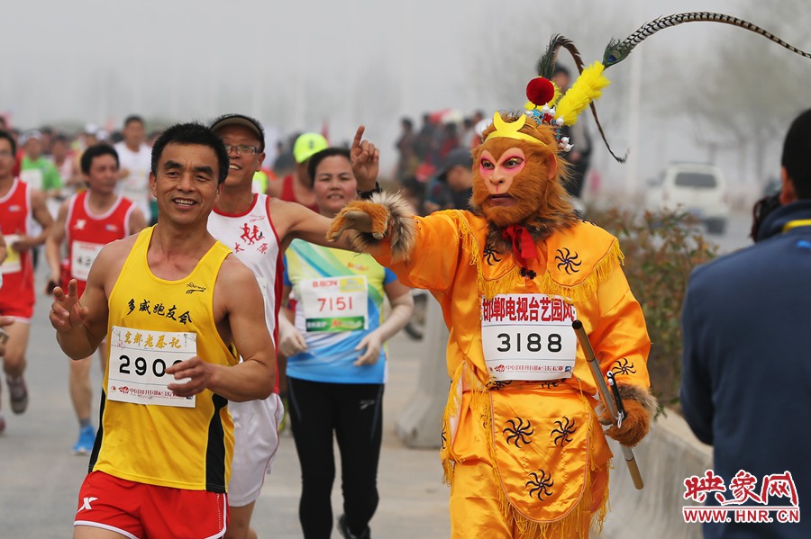 “大圣”不翻跟斗改長(zhǎng)跑了。