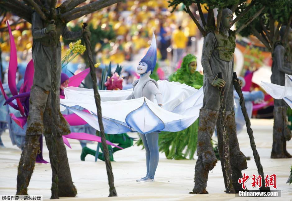 北京時(shí)間6月13日凌晨2時(shí)，巴西世界杯正式拉開(kāi)帷幕。