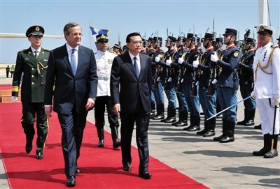 　6月19日，國務(wù)院總理李克強乘專機抵達雅典國際機場，開始對希臘進行正式訪問。