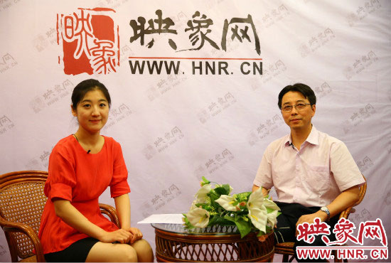 南京大學(xué)河南招生組負責(zé)人武港山教授做客映象網(wǎng)2014高招“名校面對面”系列視頻訪談。