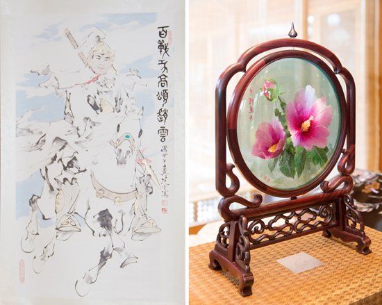　當(dāng)?shù)貢r(shí)間2014年7月4日，中國國家主席習(xí)近平向韓國總統(tǒng)樸槿惠贈(zèng)送的趙云畫像（左）和木槿花玻璃工藝