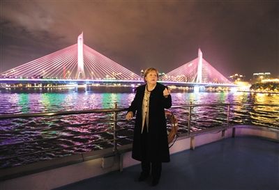 2012年2月3日，德國(guó)總理默克爾夜游廣州。