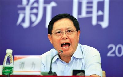 　譚力 男，1955年10月生，漢族，重慶市人，大學(xué)學(xué)歷，有知青經(jīng)歷。2009年3月前，一直在四川工