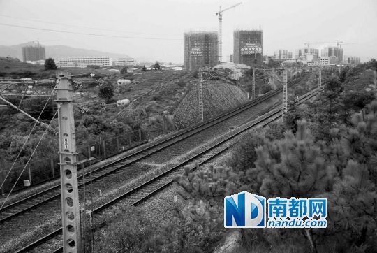 　東源縣法院院長被火車撞亡事發(fā)地段。