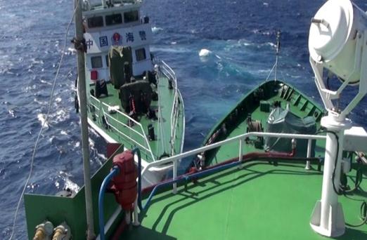 越南拍攝的中國?？樟α孔o(hù)衛(wèi)981鉆井平臺。