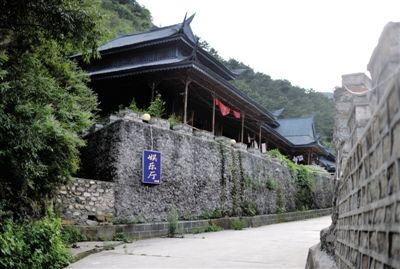 一處仿古“娛樂廳”位于山莊深處。