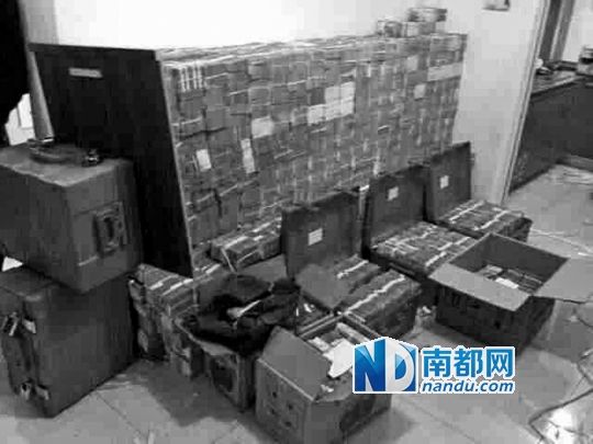 　馬超群家中金條清點現(xiàn)場。C FP圖片