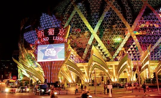 　澳門賭場貴賓廳的冷清，在許多人看來，是當?shù)亟?jīng)濟轉(zhuǎn)型的好機會。