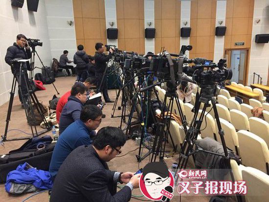 圖說：大量媒體聚焦在發(fā)布會(huì)現(xiàn)場(chǎng)。新民晚報(bào)新民網(wǎng)