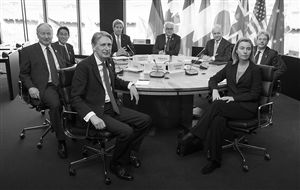 4月15日，日本外相岸田文雄（左二）參加G7外長會 新華社發(fā)