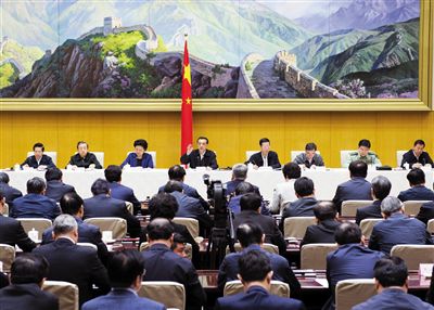 5月12日，國(guó)務(wù)院召開(kāi)推進(jìn)簡(jiǎn)政放權(quán)放管結(jié)合職能轉(zhuǎn)變工作電視電話會(huì)議，李克強(qiáng)總理發(fā)表講話。新華社記者