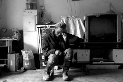 今年73歲的錢智遠(yuǎn)說起女兒錢仁鳳不禁老淚縱橫。