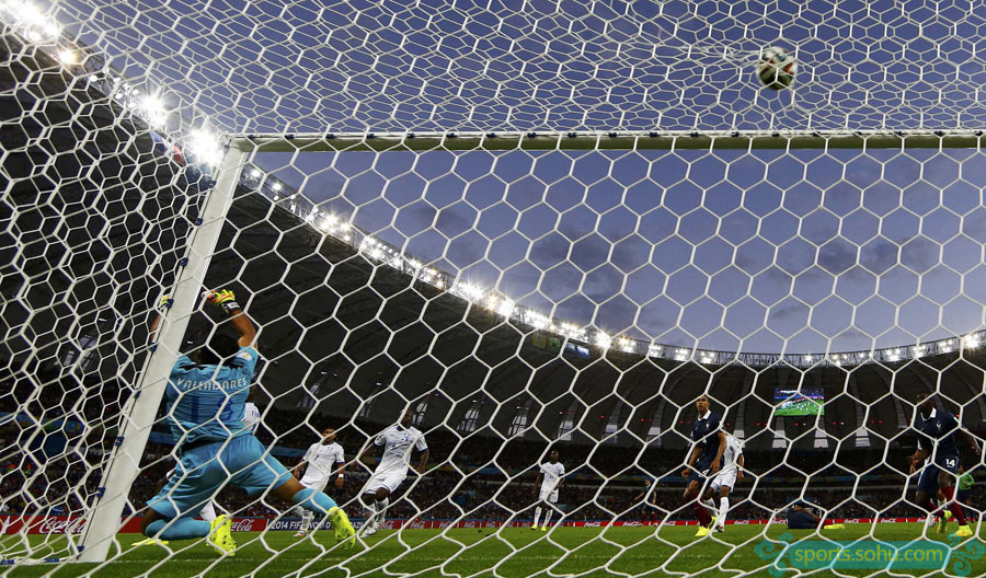 法國隊(duì)打入第三球 法國隊(duì)打入第三球