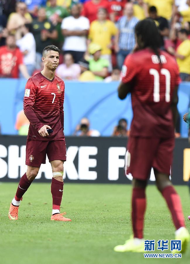 6月26日，葡萄牙隊球員克·羅納爾多（左）在比賽中。